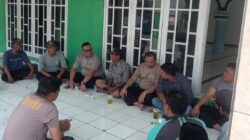 Kapolsek Pebayuran Bersama Personil Piket Melaksanakan Korve Tempat Ibadah di Masjid Jamie Baitul Mutaqien 