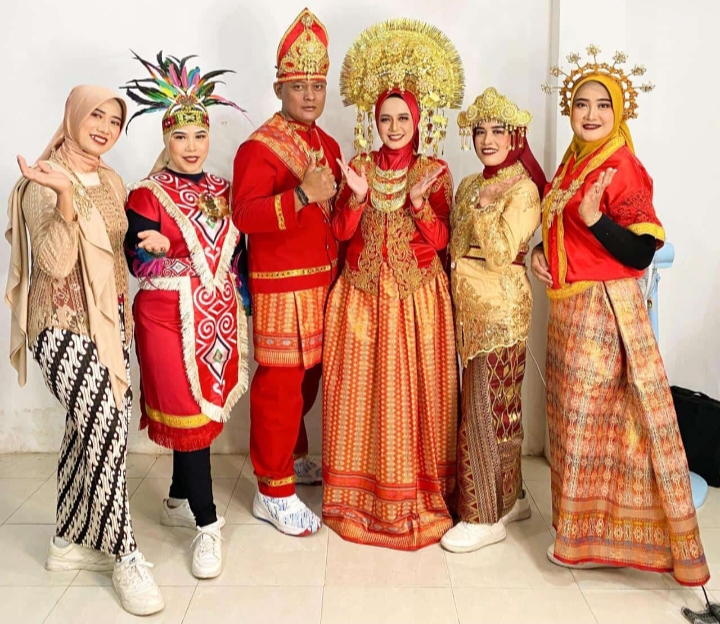 Peringatan HUT RI ke 79 Kecamatan Jenggawah Adakan Fashion Carnaval Umum Bertema Bhennika Tunggal Ika