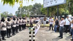 Pengamanan Gedung DPRD oleh Polres Lampung Timur dalam Aksi Koalisi Lampung Timur Menggugat