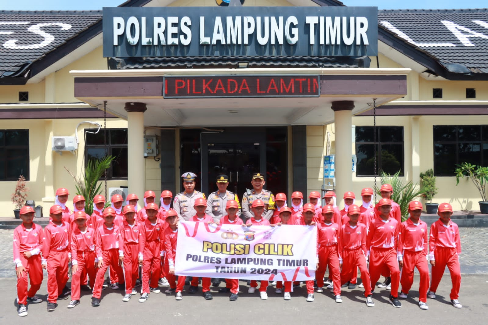 Kapolres Lampung Timur AKBP Benny Prasetya Lepas Tim Pocil untuk Lomba Hari Lalu Lintas Bhayangkara ke-69 Tingkat Provinsi