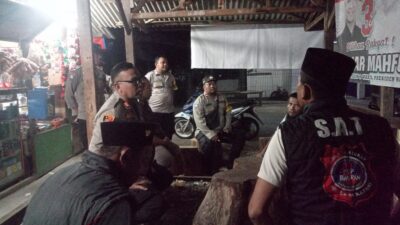 Kapolsek Pebayuran Melakukan Kunjungan Dengan Satgas Anti Tawuran (S.A.T)