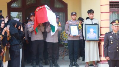 Polres Lampung Timur Gelar Upacara Pemakaman AIPTU Anumerta Hamirullah