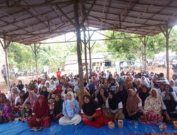 Jelang Pilkada, Balon Wabup Ayu Asalasiyah Kukuhkan Anggota Tim Emak-emak Paslon Amanah Kecamatan Kasui