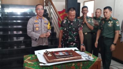 Kapolres Metro Jakarta Timur Berikan Surprise Ke Kodim 0505/JT Pada HUT TNI Ke 79