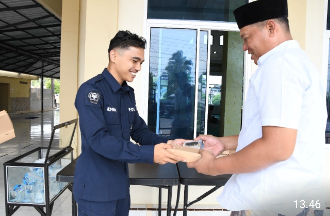 Sambut Hari Jadi Humas Polri Ke 73 Polres Aceh Timur Gelar Program Jumat Berkah