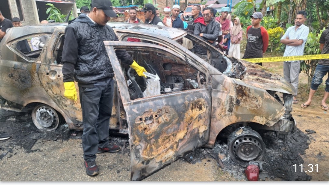 Polres Aceh Timur Selidiki Terbakarnya Mobil Warga Idi Cut