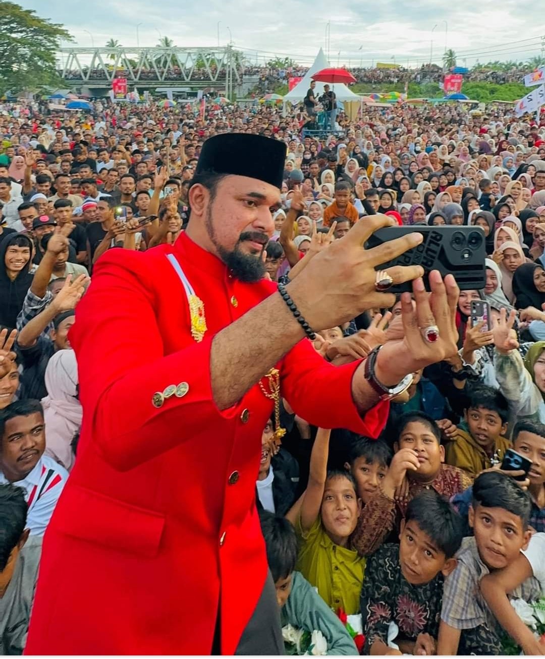 Lautan Massa Hadiri Kampanye Akbar Al-Farlaky di Aceh Timur