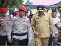 Pamatwil Polda Aceh bersama Pj. Bupati dan Kapolres Aceh Timur Lepas Pendistribusian Logistik Pilkada