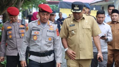 Pamatwil Polda Aceh bersama Pj. Bupati dan Kapolres Aceh Timur Lepas Pendistribusian Logistik Pilkada