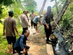 Perduli Lingkungan!!! Polsek Tambelang Bersama Warga Gelar Kegiatan Jum’at Bersih 