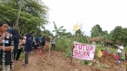 Masyarakat Desa Mekarsari Blokir Jalan Perusahan. Tambang Galian C