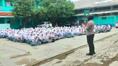 Kapolsek Kedung waringin Melaksanakan   Pembinaan Dan Penyuluhan Kepada Siswa-siswi SMK Karya Bakti 2 dan 4 .