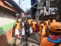 Babinsa Pulo Gadung : Marilah Kita Sama-Sama Menjaga Kebersihan dan Keindahan Lingkungan Kita