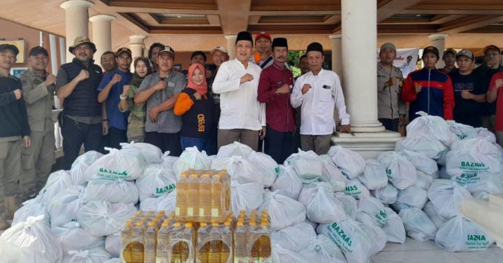 Baznas Kabupaten Bekasi Salurkan 200 Paket Sembako,Untuk Korban Puting Beliung di Desa Sumberjaya