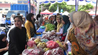 Tindaklanjuti Arahan Bupati Muchendi, Pemkab OKI Gelar Pasar Murah dan Layanan Publik Serentak