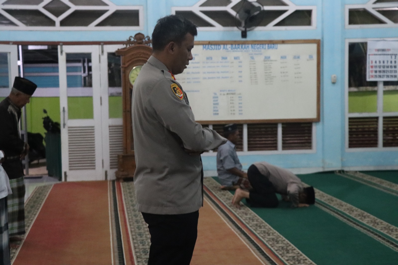 Salat Subuh di Masjid Al- Barkah, Kapolres Ajak Warga Jaga Keamanan Selama Ramadhan