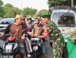 Indahnya Berbagi, Mitra Jalak Kodim 0505/Jakarta Timur Bagikan Takjil