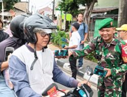 Berkah Ramadhan, Mitra Jalak Pusat 1 Bersama Kodim 0505/Jakarta Timur Bagikan Takjil