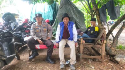 Bhabinkamtibmas Polsek Rangkasbitung Polres Lebak Temui Tokoh Masyarakat Kampung Lembur Sawah