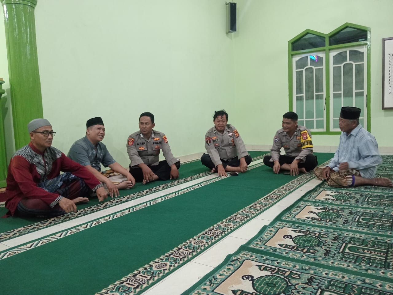 Ceramah Ramadhan di Masjid Istiqomah, Bhabinkamtibmas Sosialisasi Mudik Aman