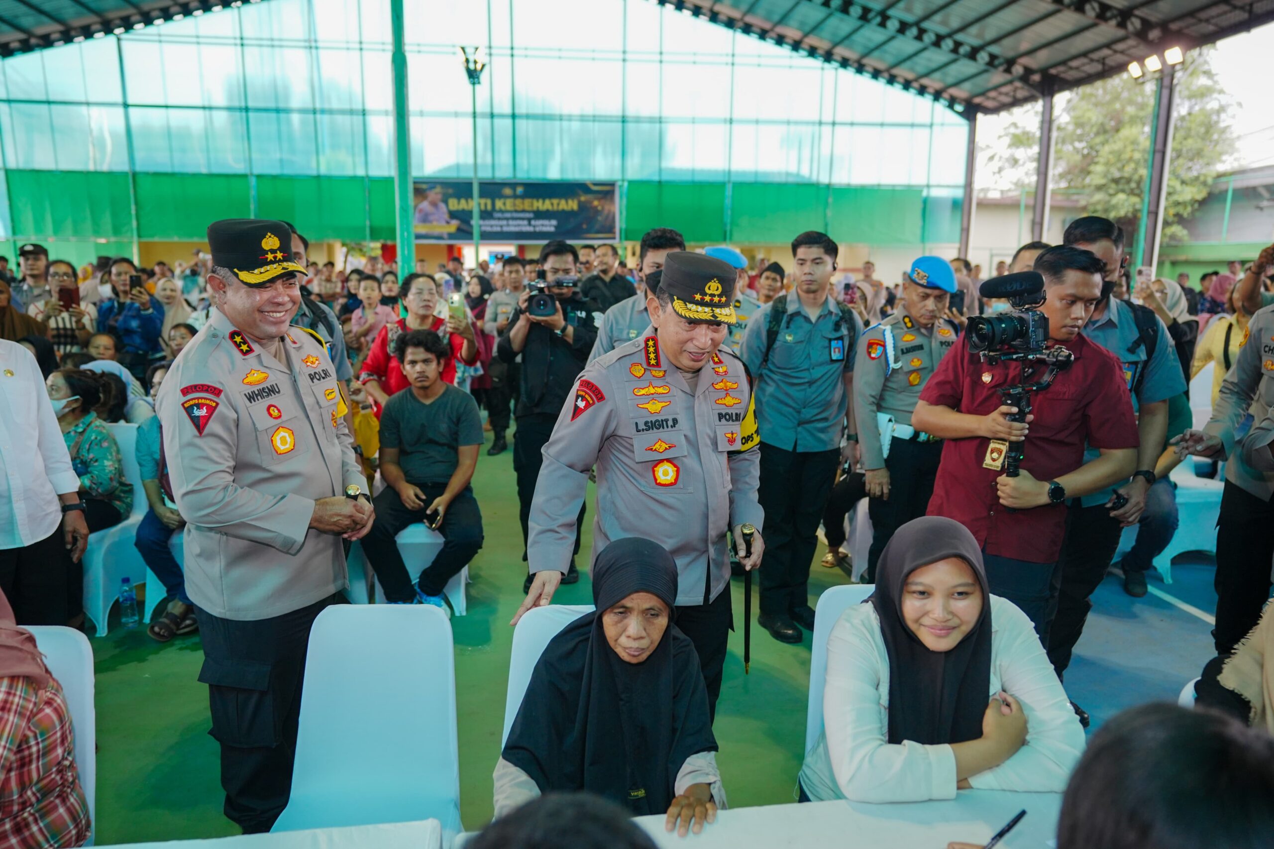 Kunjungi Polda Sumut, Kapolri Tinjau Renovasi Masjid Hingga Bakti Sosial